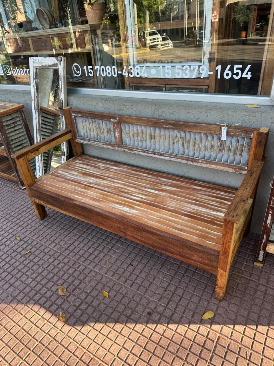 Camastro de madera maciza