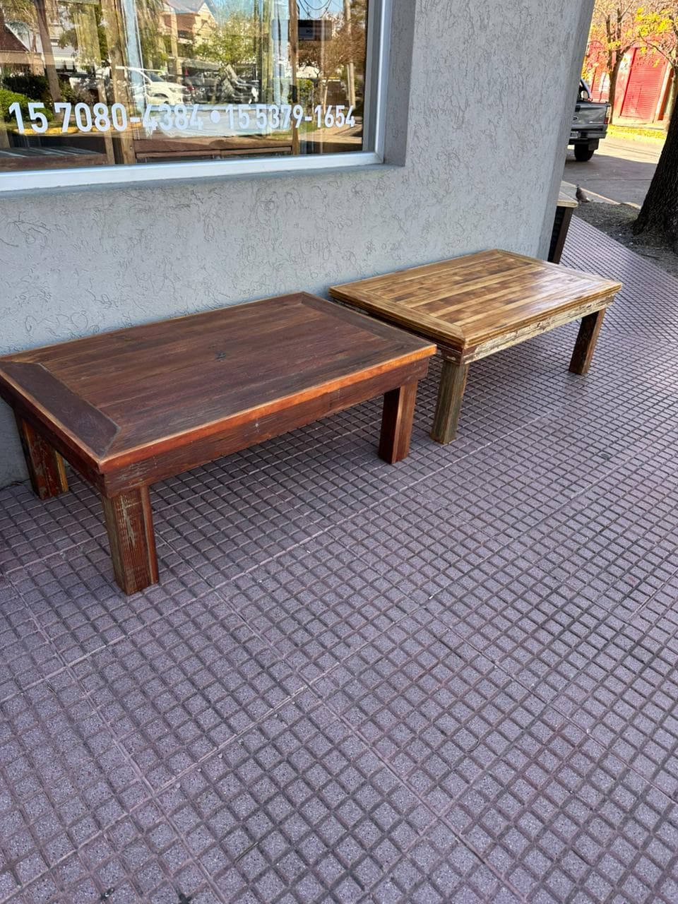Mesa ratona simple de madera maciza